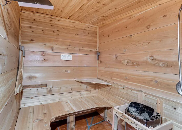 5 Mi To Lake: Secluded Retreat W/ Sauna! Holiday home